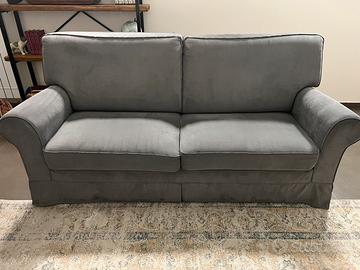 Divano classico modello Lady grigio