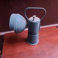 Lampada antica a carburo