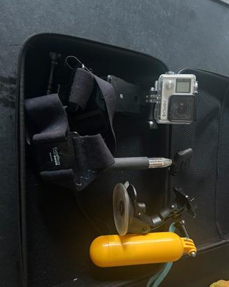 Go pro hero 4 con accessori