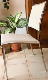 sedie in acciaio e stoffa