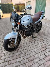 Kawasaki ZR7 naked 750cc
