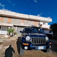 Jeep cherokee KJ 2004