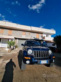 Jeep cherokee KJ 2004
