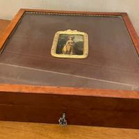 Scatola radica con miniatura  su avorio