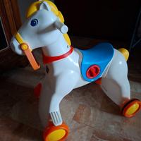Cavallo cavalcabile chicco