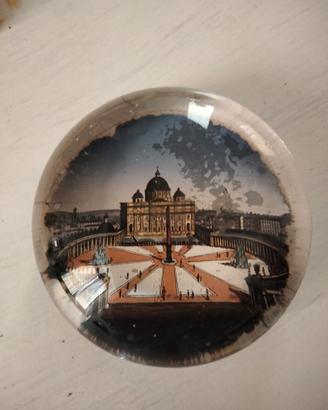 Vecchio Presse a papier piazza San Pietro Roma