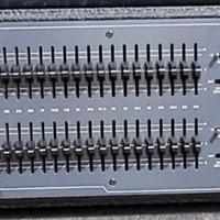 EQUALIZZATORE APEX GE 232 COMPLETO DI RACK 