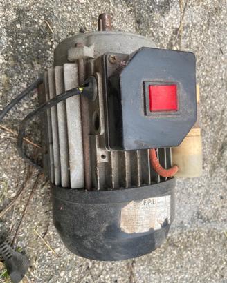 Motore 220