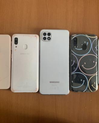 Lotto di telefono iphone e sagnsum