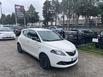 Lancia Ypsilon 1.0 FireFly 5 porte S&S Hybrid Gold