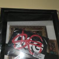 Sfera ebbasta famoso super deluxe box D&G edition