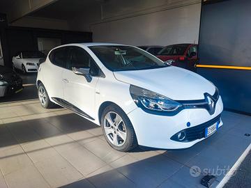 Renault Clio 1.2 5 PT Costume National