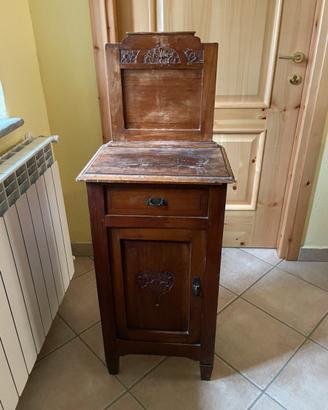 Mobiletto in legno