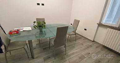 Tavolo in vetro allungabile  smontato!