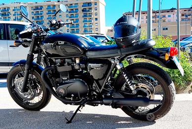 Triumph Bonneville T120 Total Black