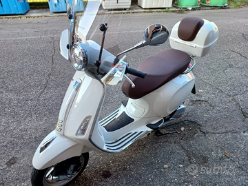 Vespa primavera 125