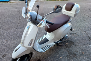 Vespa primavera 125