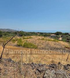 Terreno agricolo con fabbricato a Piedimonte Etneo