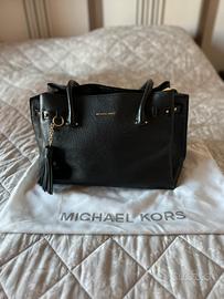 Micheal Kors Addison Black