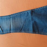 Jeans blu H&M a zampa