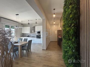 Appartamento di 115 m² con 4 locali a Figline e In