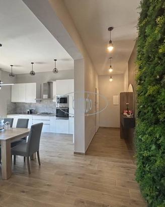 Appartamento di 115 m² con 4 locali a Figline e In