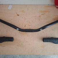 Manubrio e manopole bici trekking 