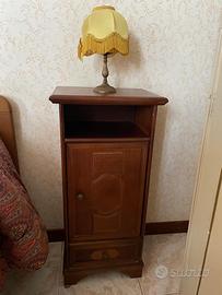 Coppia di comodini vintage in legno