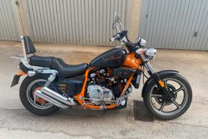 Honda vf 750 super magna