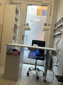 tavolo professionale per ricostruzione e manicure 