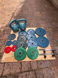 66 kg di pesi in ghisa + 16kg di kettlebell