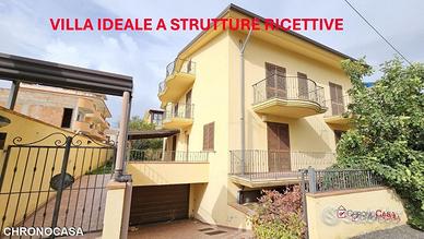Villa singola su 3 piani. IDEALE A STRUTTURE