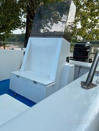 Barca a motore fuoribordo