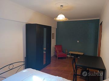 Camere arredate - Zona centrale Modena