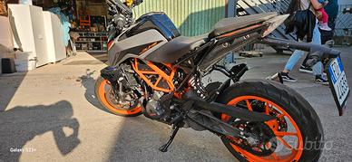KTM DUKE 390 2023