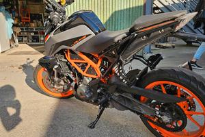 KTM DUKE 390 2023