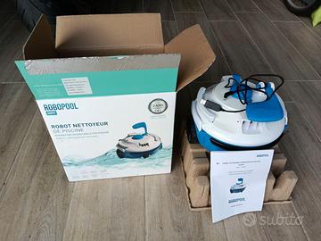 ROBOT PULITORE PER PISCINA