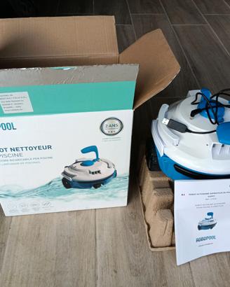 ROBOT PULITORE PER PISCINA