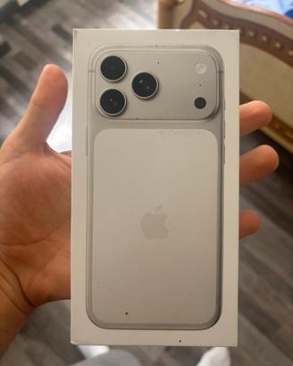 IPhone 17 pro max bianco