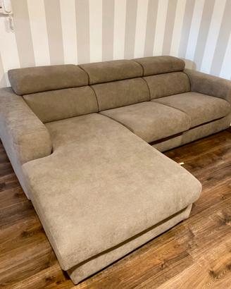 DIVANO SOFA’  Tre posti con isola NUOVISSIMO