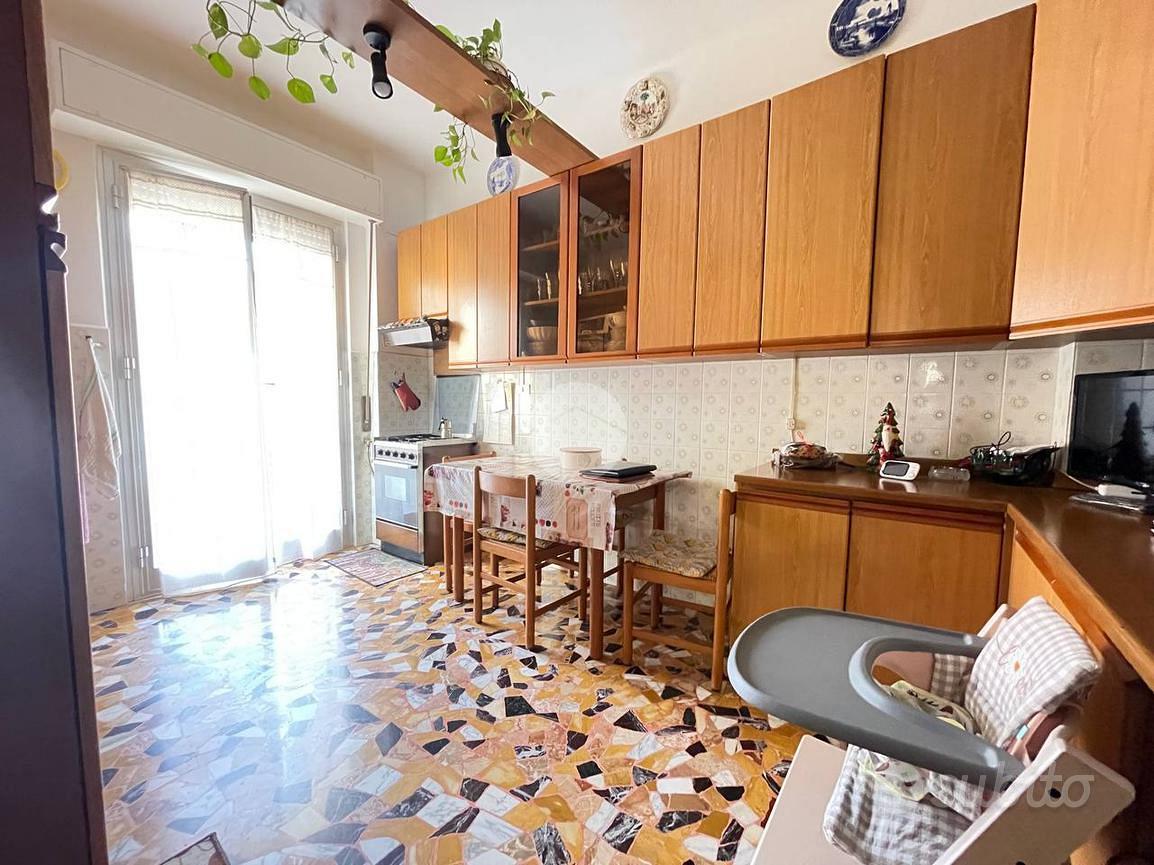 3 LOCALI A GENOVA - Altro