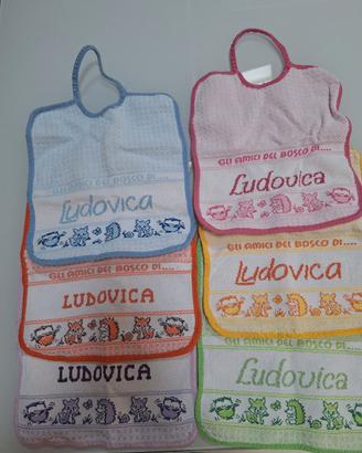 Set di 6 bavaglini con il nome ricamato 