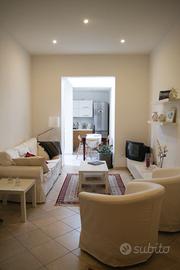 Trivano Semindipendente Arredato con cortile