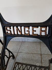 Antica macchina da cucire Singer