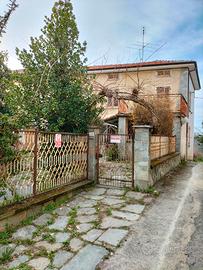 Casa sulle colline astigiane