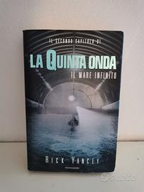 Libro "La Quinta Onda: Il mare infinito" di Yancey