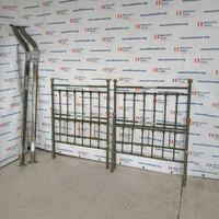 Coppia di letti in ferro laccato