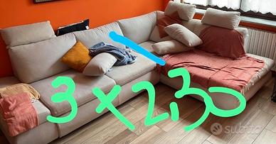 divano angolare seminuovo 