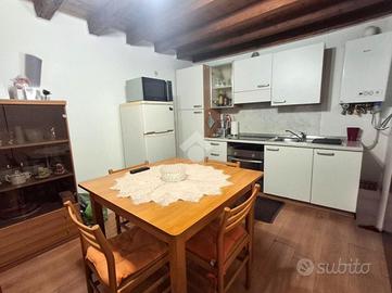 MONOLOCALE A CAPRINO VERONESE