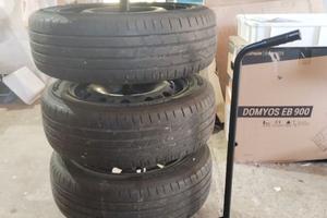 Supporto porta cerchioni con gomme 185/60 R15